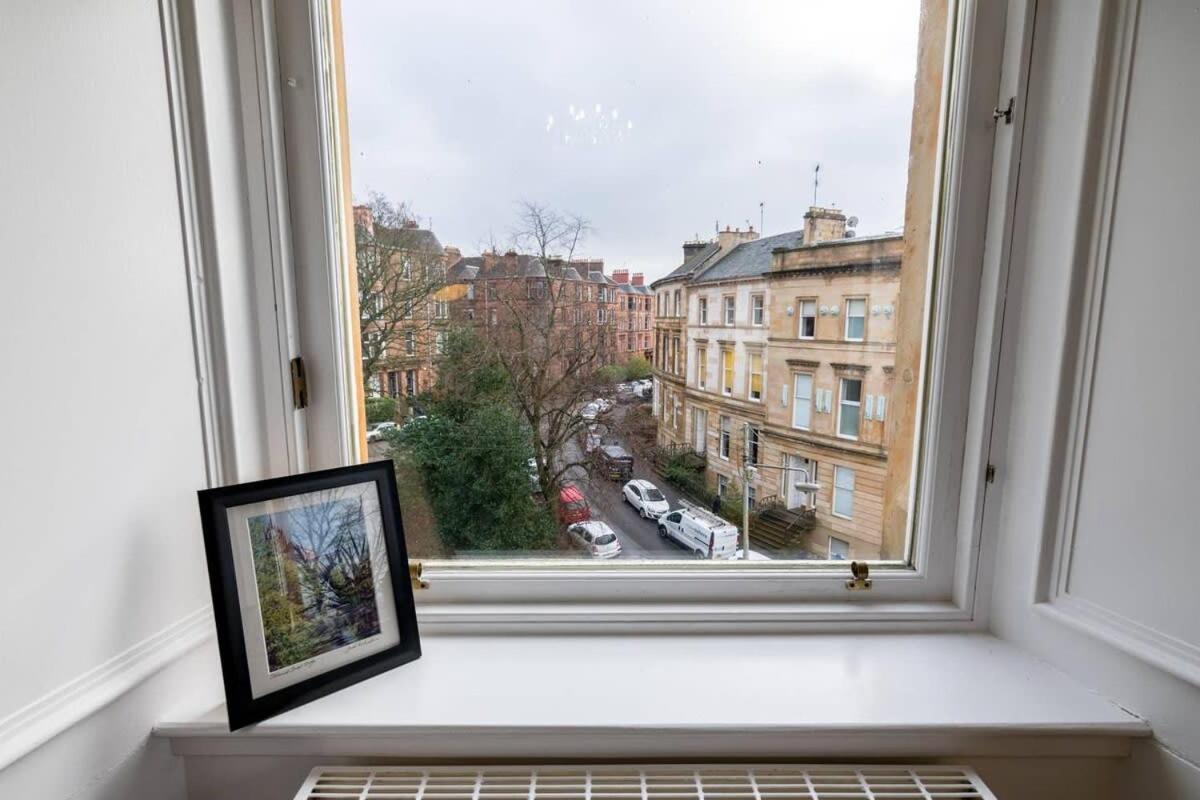 Bright And Airy Apartment Glasgow Esterno foto